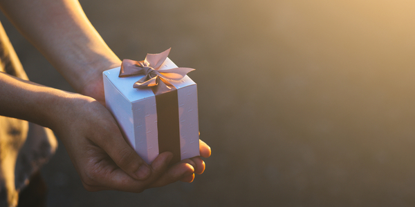 How to Pick the Perfect Gift for an Artist